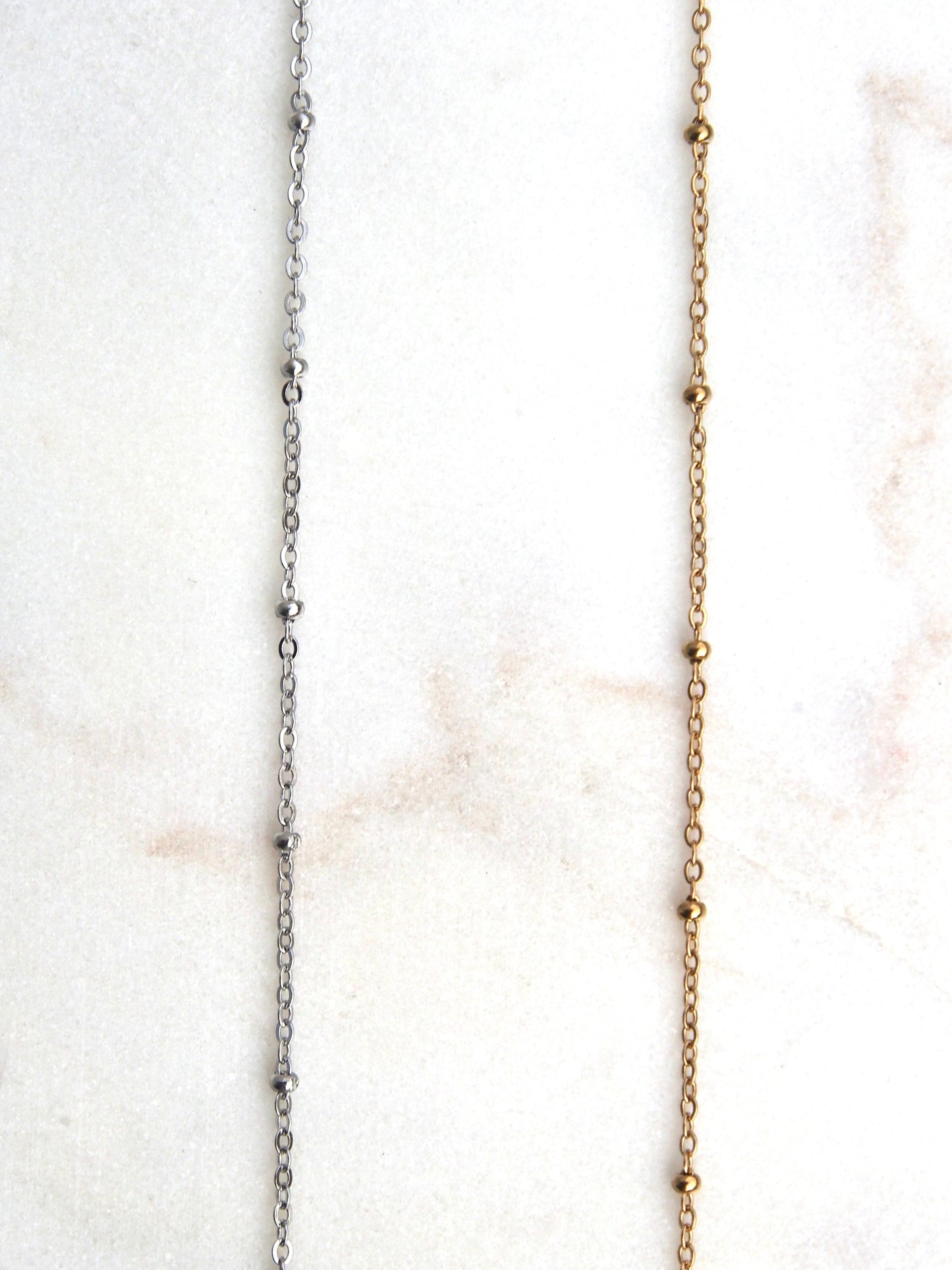 Řetízek s mušlí a říční perlou