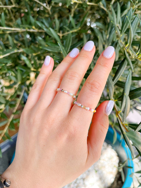 Prstýnek z říčních perel a zirkonů