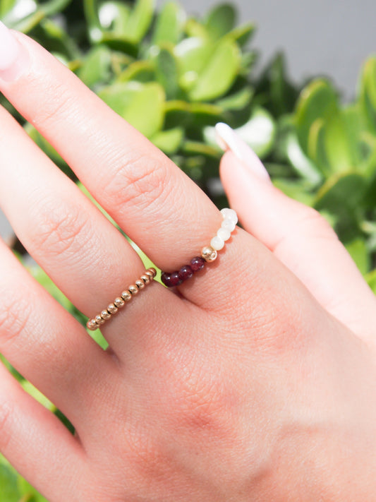 Prstýnek z Perletě a Granátu