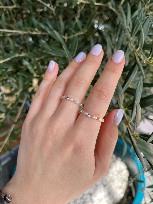 Prstýnek z říčních perel a zirkonů