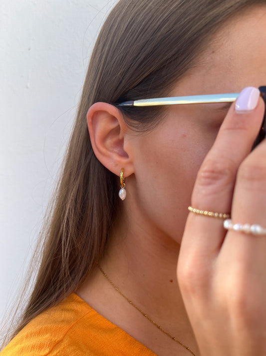 Ozdobné náušnice s říční perlou