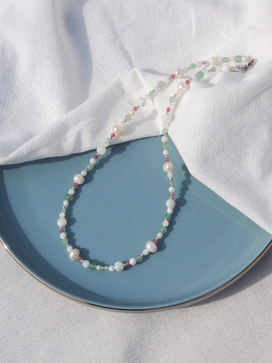 Choker z Perletě a minerálů