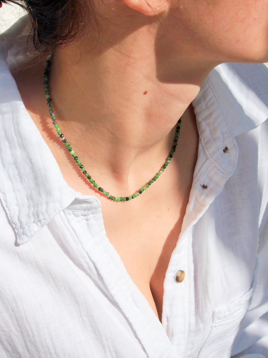 Choker z Rubínu v Zoisitu