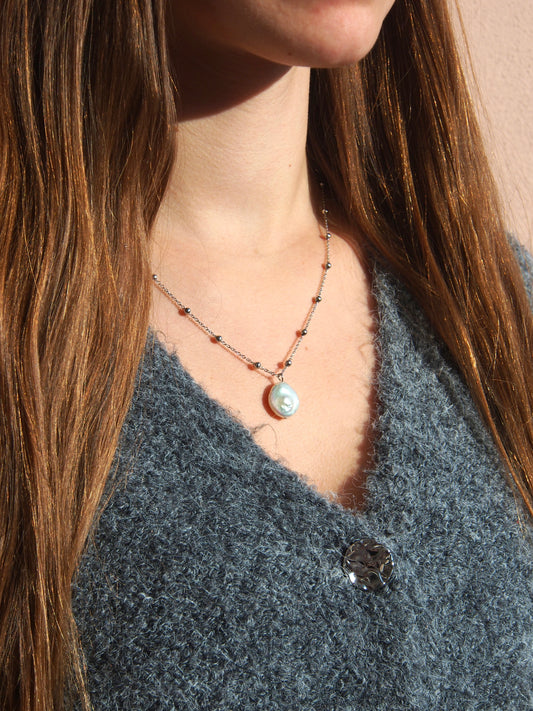 Řetízek s větší kulatou říční perlou