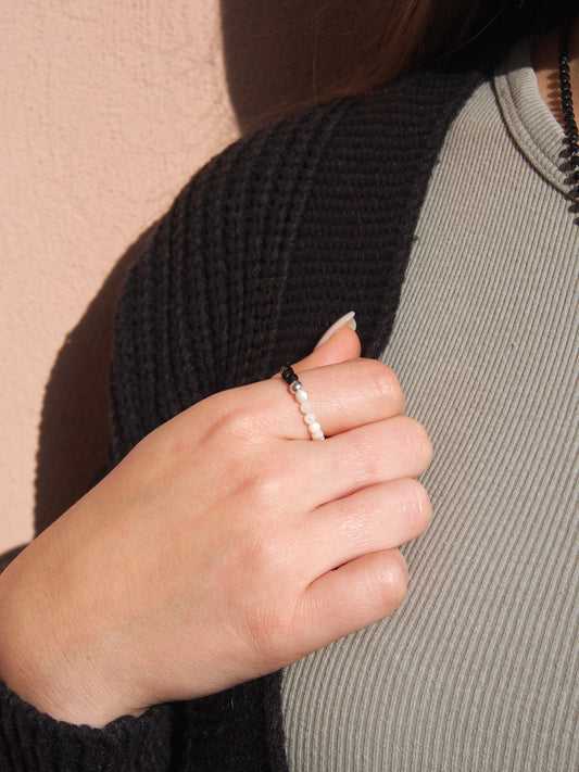 Prstýnek z Perletě a Onyxu