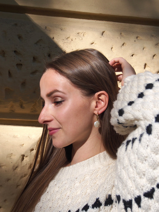 Náušnice s placatou říční perlou