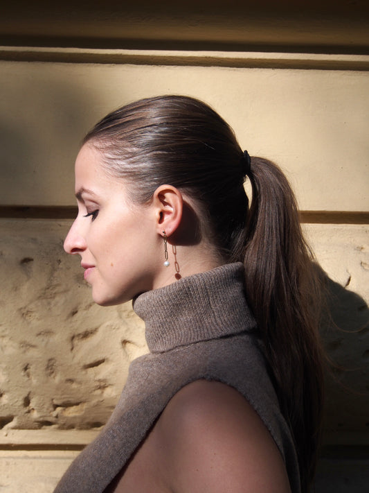 Řetízkové náušnice s říční perlou