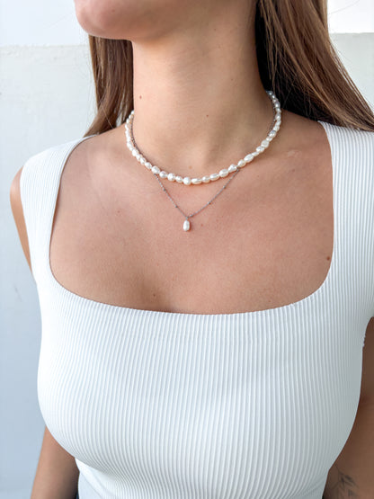 Choker z nepravidelných říčních perel