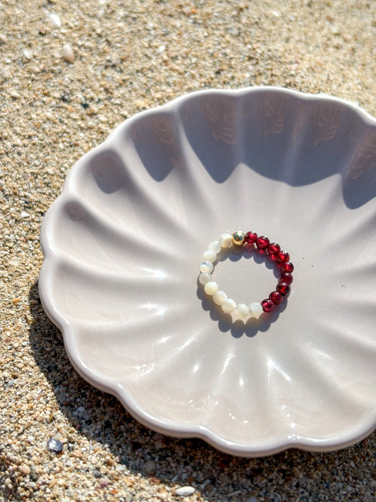 Prstýnek z Perletě a Granátu