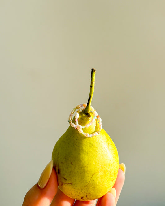 Prstýnek z říčních perel a zirkonů