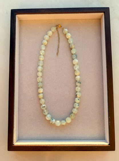 Náhrdelník z Prehnitiu