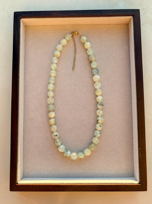 Náhrdelník z Prehnitiu