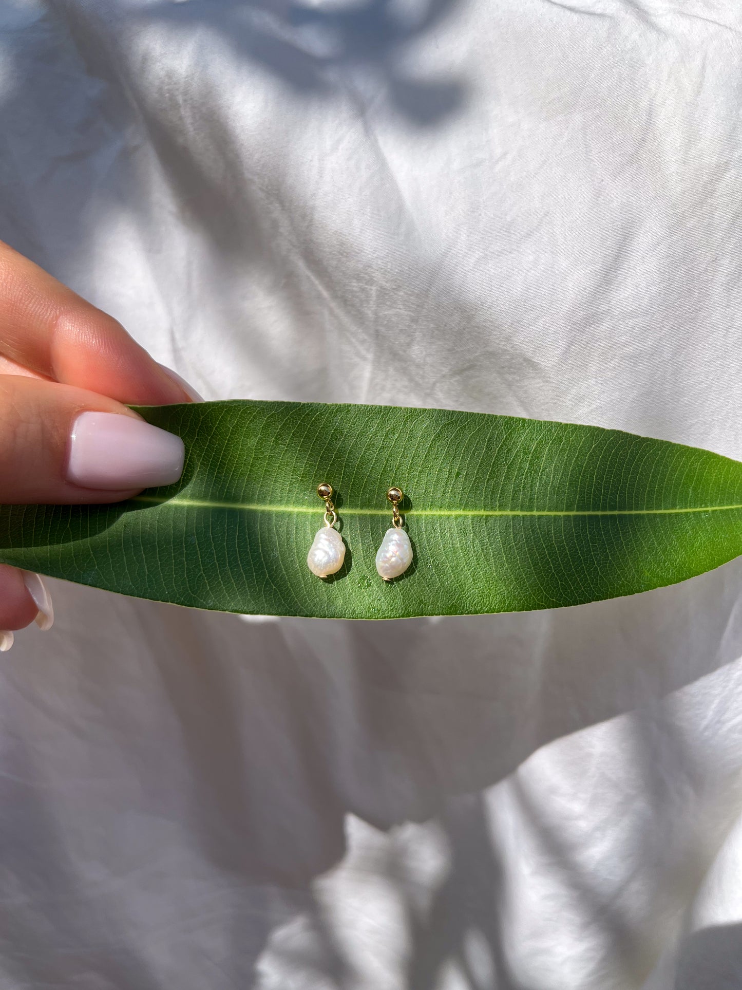 Peckové náušnice s malou říční perlou