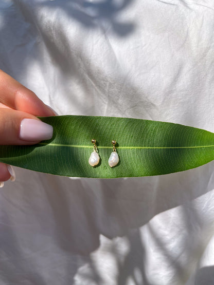 Peckové náušnice s malou říční perlou