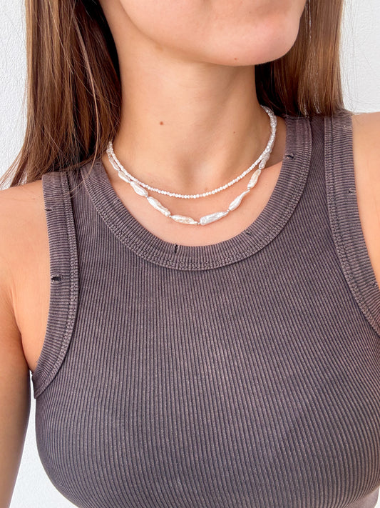 Choker z dlouhých říčních perel