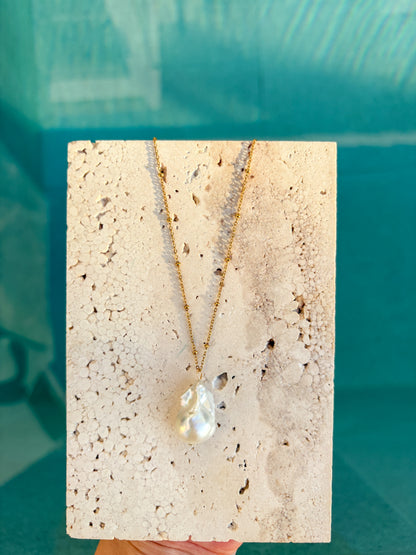 Řetízek s barokní říční perlou