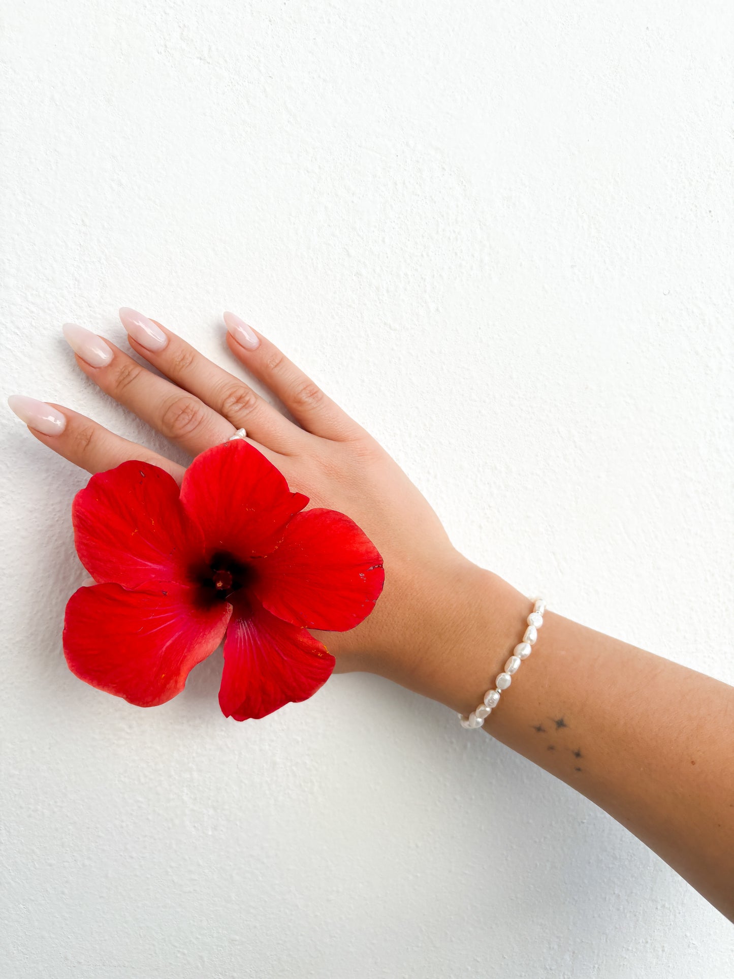 Náramek z nepravidelných říčních perel