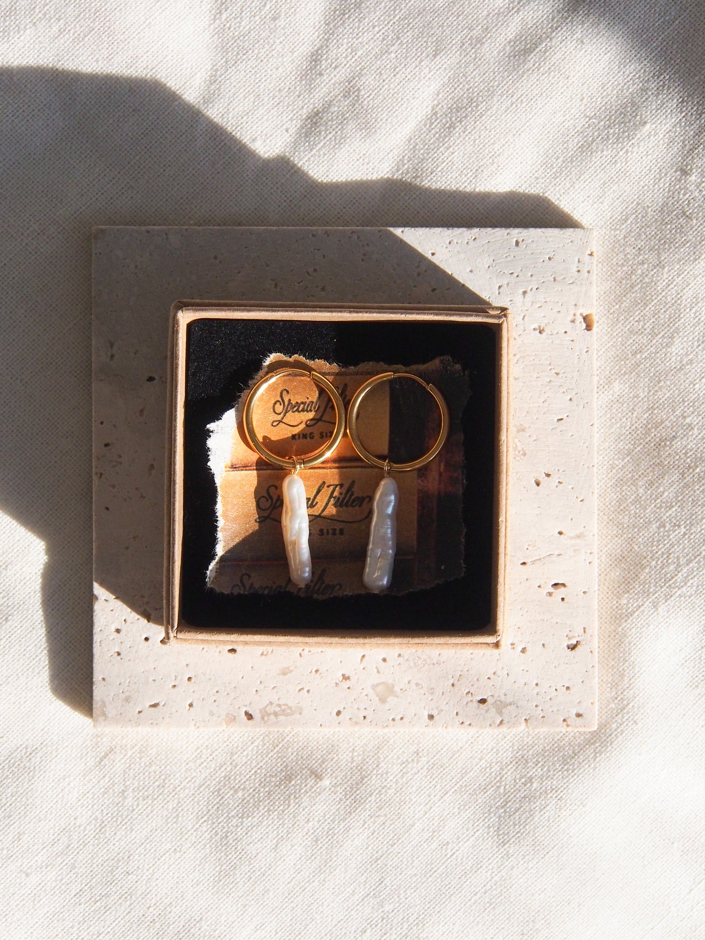 Náušnice s dlouhou říční perlou