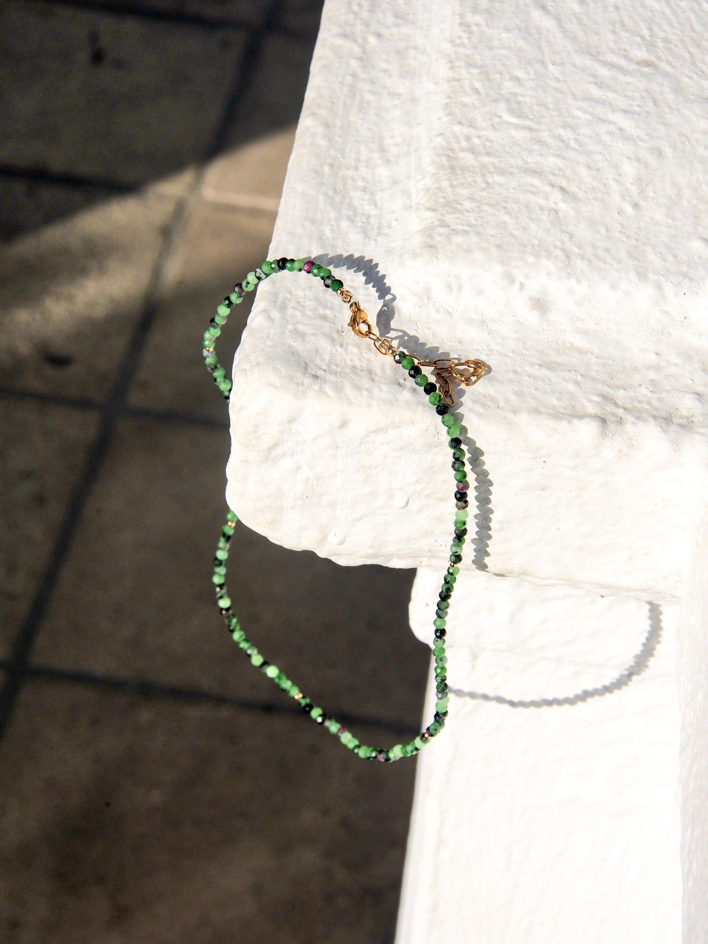 Choker z Rubínu v Zoisitu