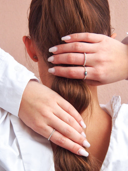 Balls prstýnek s černou říční perlou