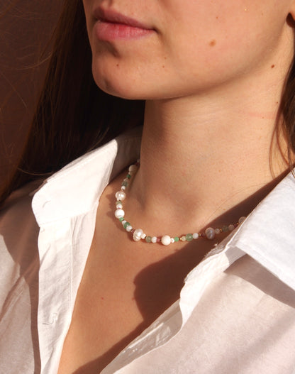 Choker z Perletě a minerálů