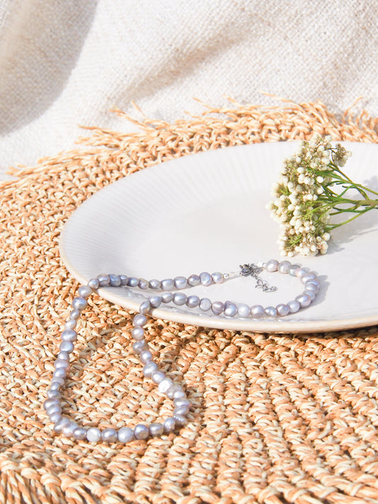 Choker ze šedých říčních perel